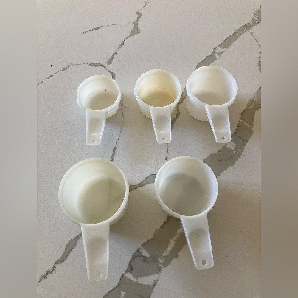 Vintage Tupperware clear white nesting set of 5 measuring cups 1/3 1/2 2/3 1 3/4